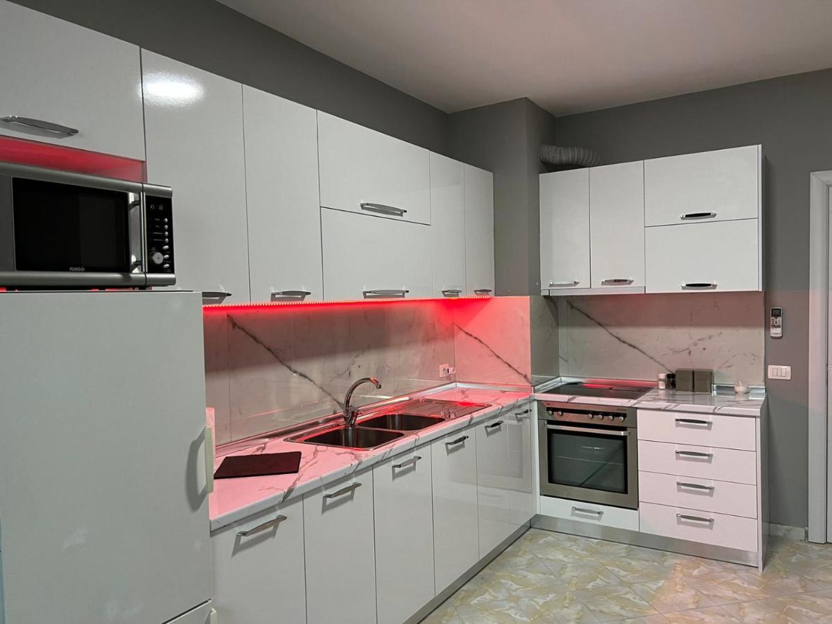 Lift @Vollga With Bbq And Patio Apartment Durres Bagian luar foto