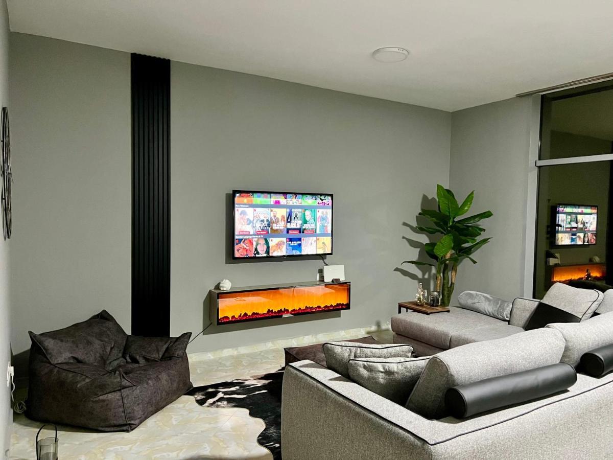 Lift @Vollga With Bbq And Patio Apartment Durres Bagian luar foto