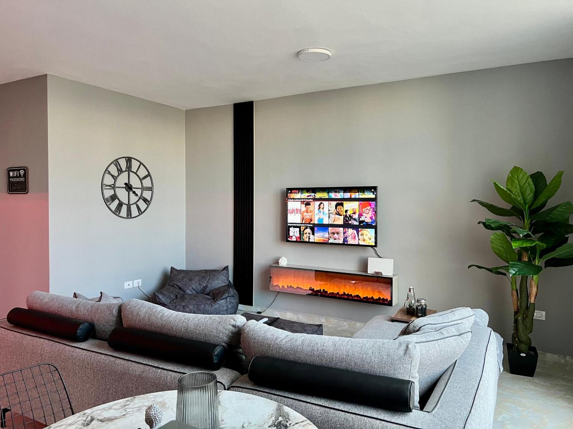 Lift @Vollga With Bbq And Patio Apartment Durres Bagian luar foto