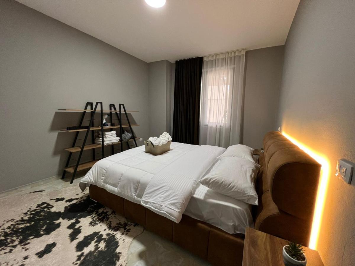 Lift @Vollga With Bbq And Patio Apartment Durres Bagian luar foto