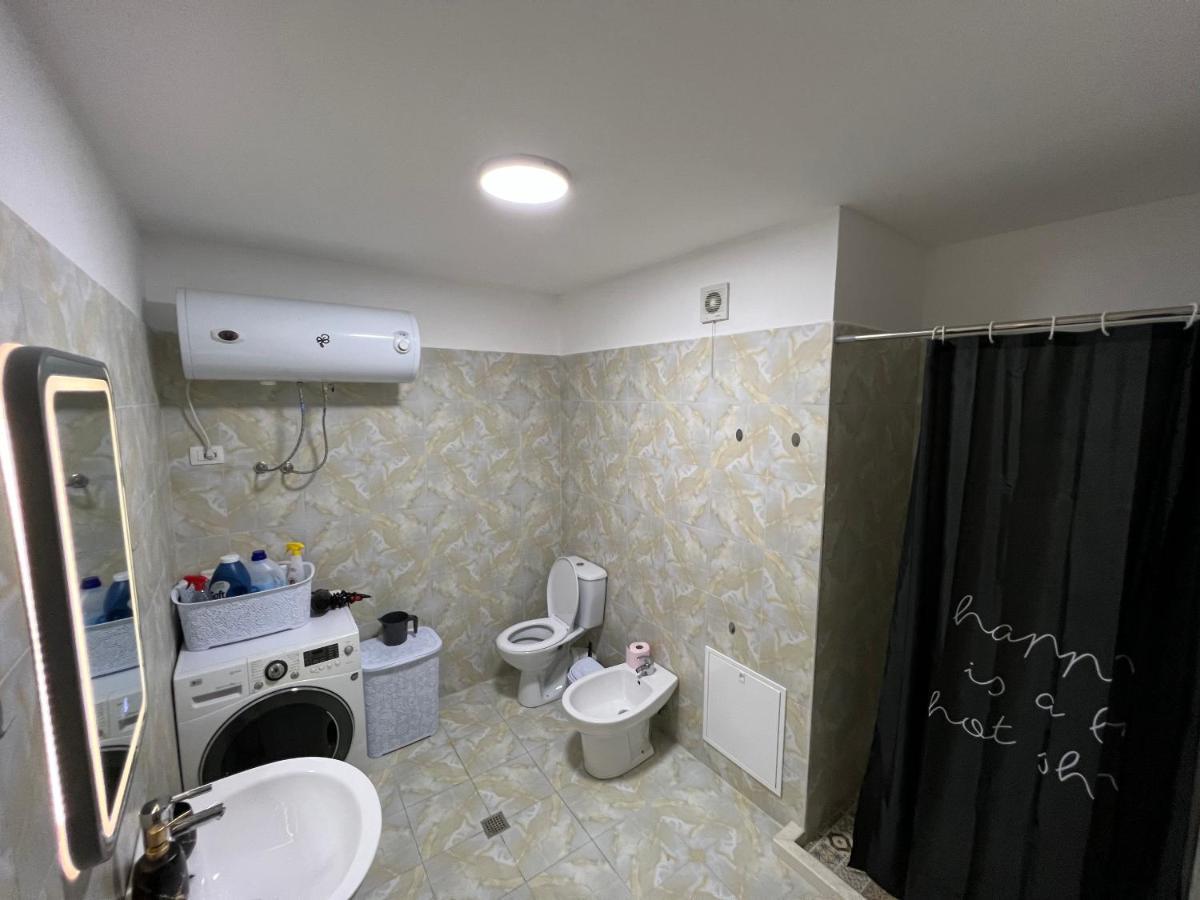 Lift @Vollga With Bbq And Patio Apartment Durres Bagian luar foto