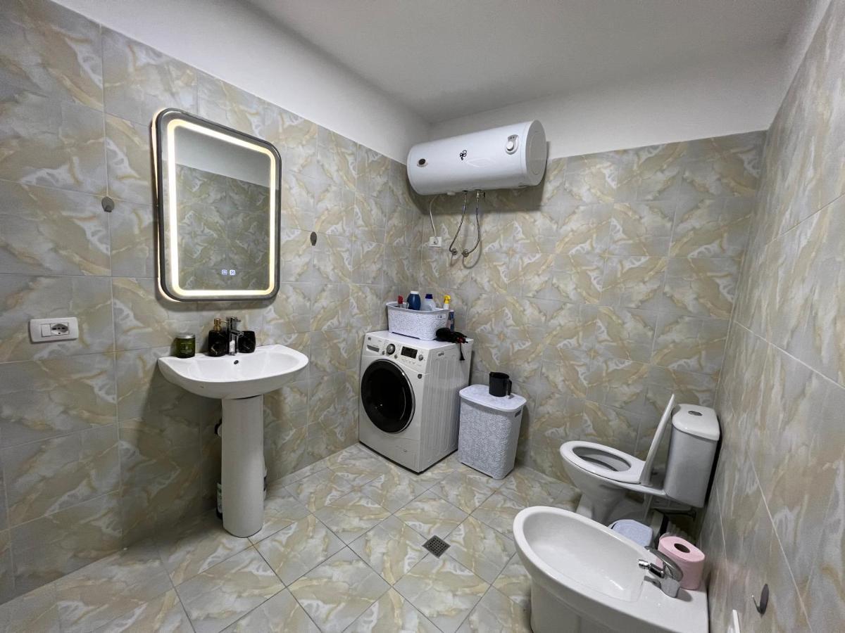 Lift @Vollga With Bbq And Patio Apartment Durres Bagian luar foto